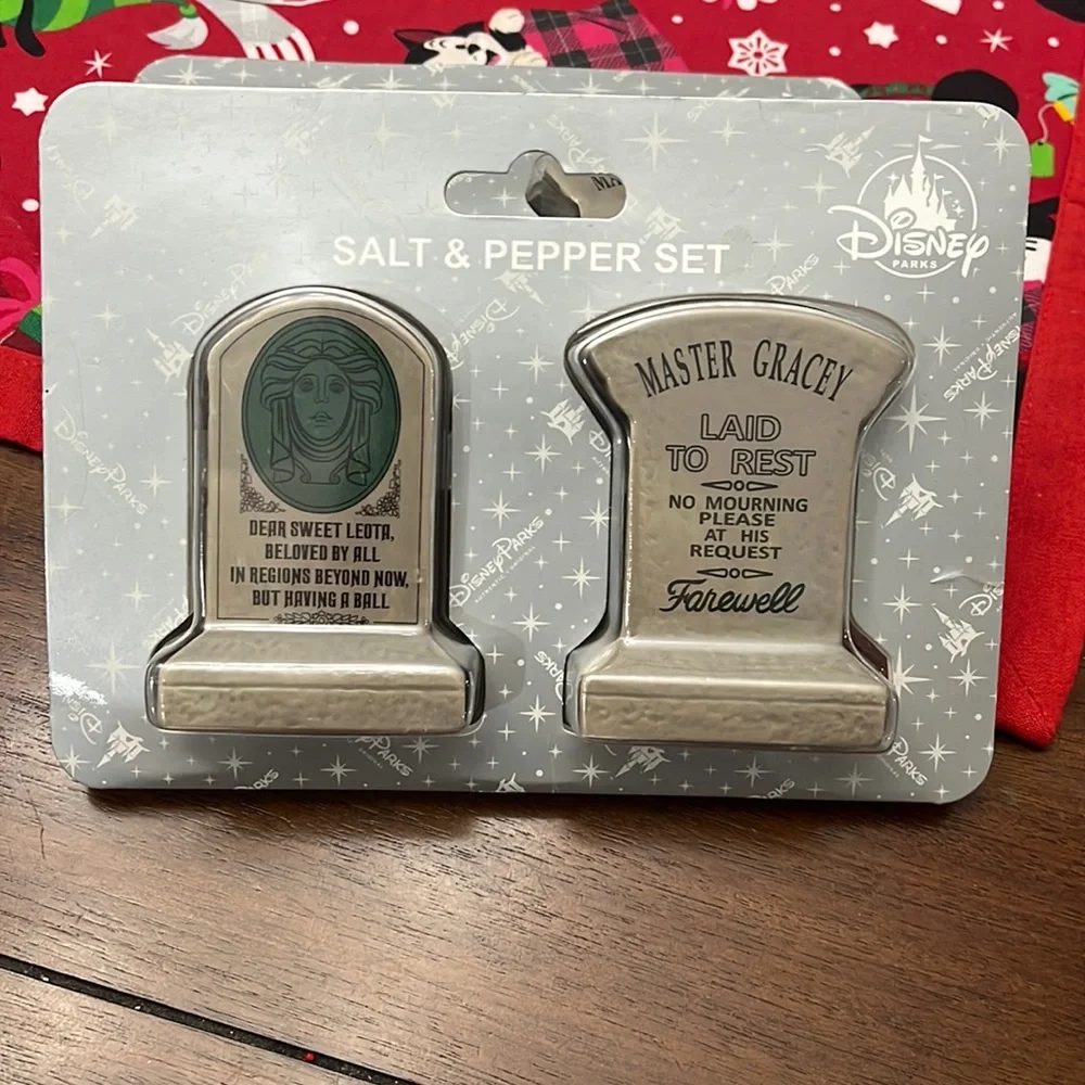 Disney parks haunted mansion salt and pepper - Picture 1 of 2